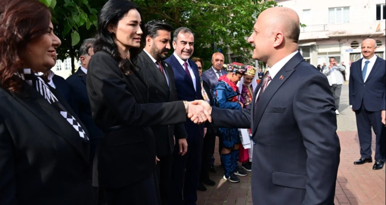 AKP’den Özlem Çerçioğlu’na ‘üvey evlat’ muamelesi
