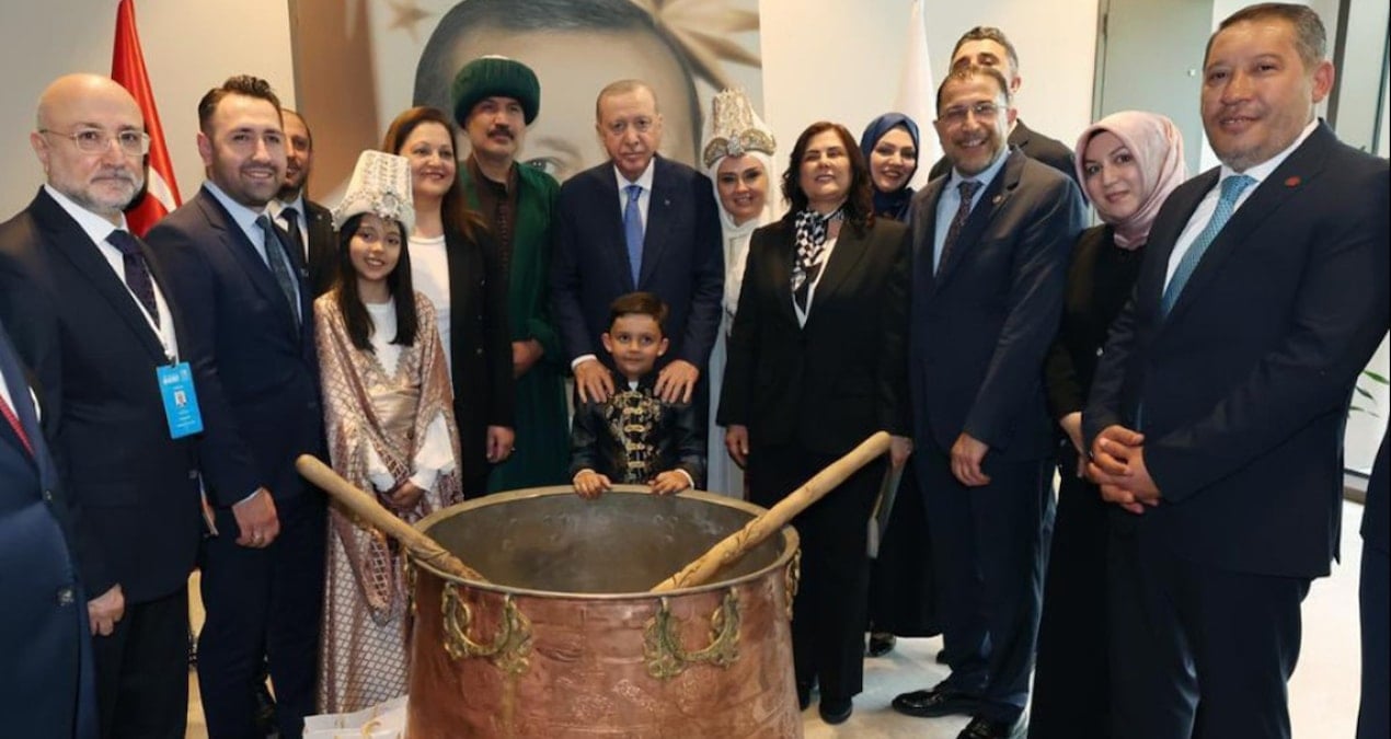 AKP’ye geçtiğine göre DEM’den de özür diler