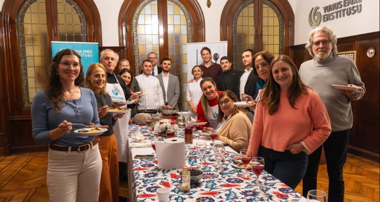 Arjantin menüsü vişneli sarma ve reyhan şerbeti