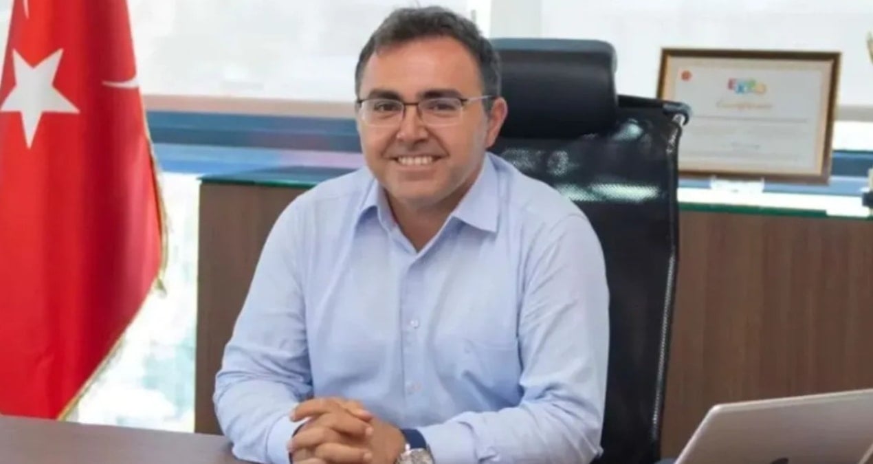 Baba acısı yaşarken profesörün kapısını polisler çaldı