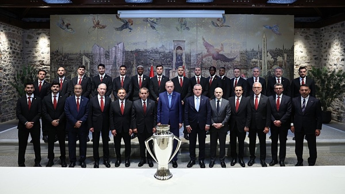 Başkan Recep Tayyip Erdoğan şampiyon Galatasaray’ı kabul etti