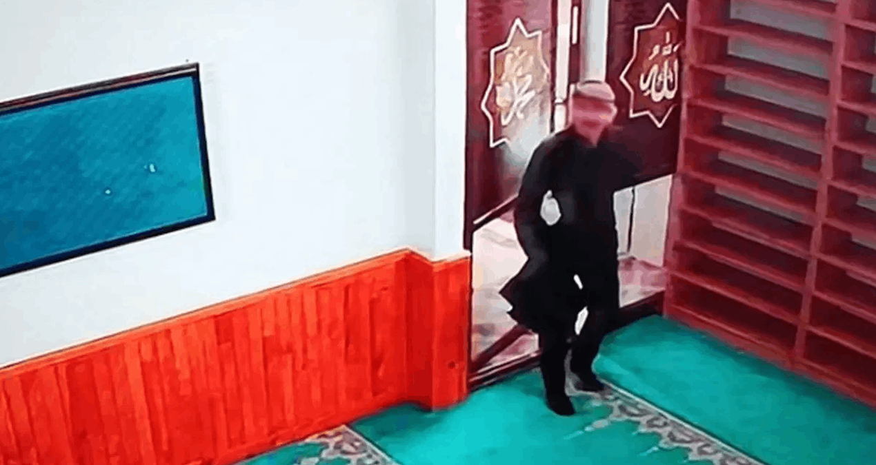 Caminin sadaka kutularını çalıp kayıplara karıştı