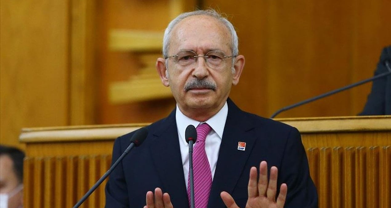 CHP’li iki vekilden istifa resti