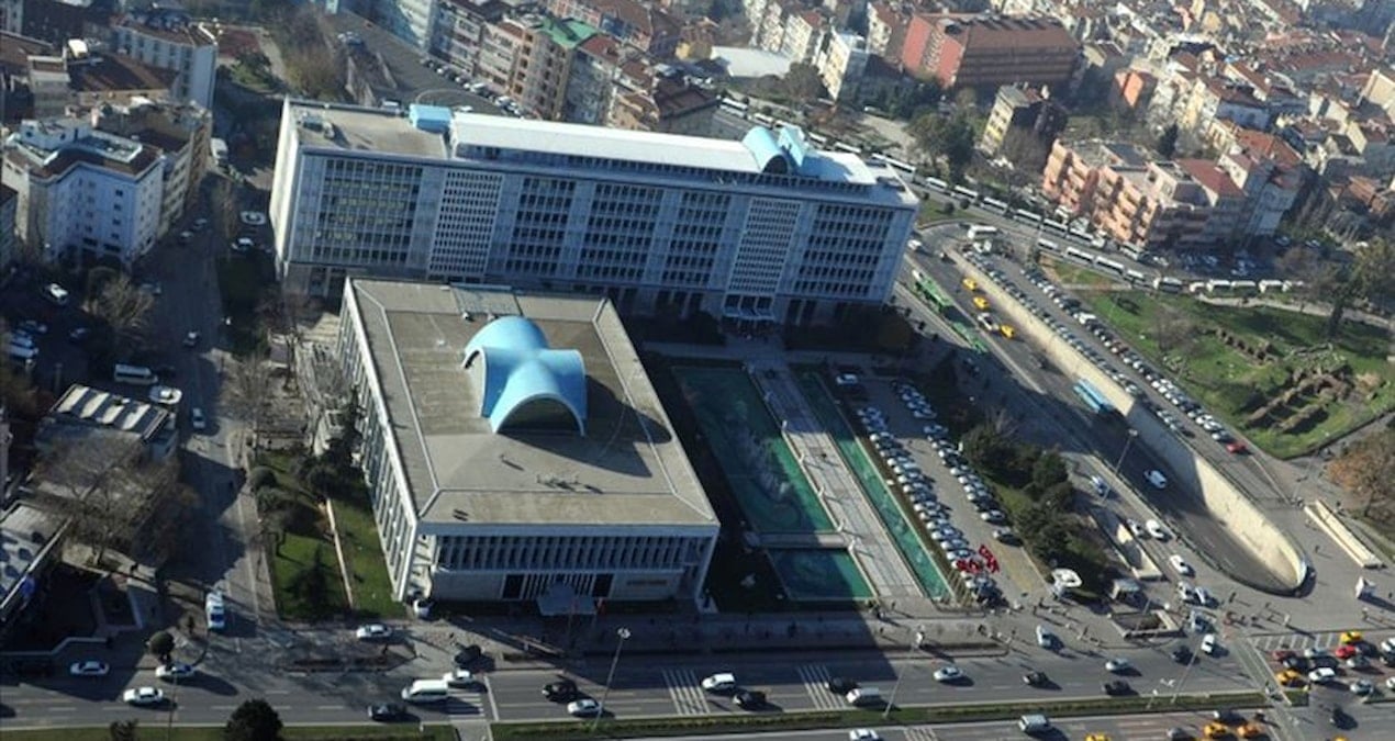 CHP’li Zeybek’ten İBB operasyonlarına tepki: “Dava çöktü, algı operasyonları sürüyor”