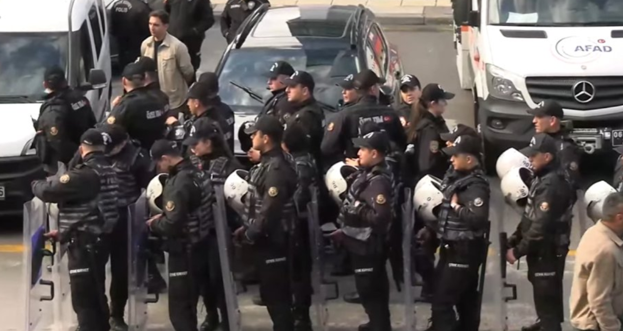 ‘Genel Merkeze polis girsin’ talebi Kılıçdaroğlu’na yakın vekilleri de isyan ettirdi