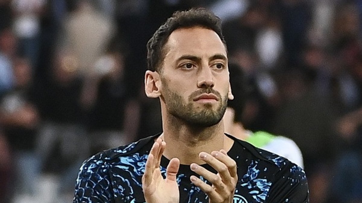 Hakan Çalhanoğlu’dan geleceği hakkında flaş açıklama!
