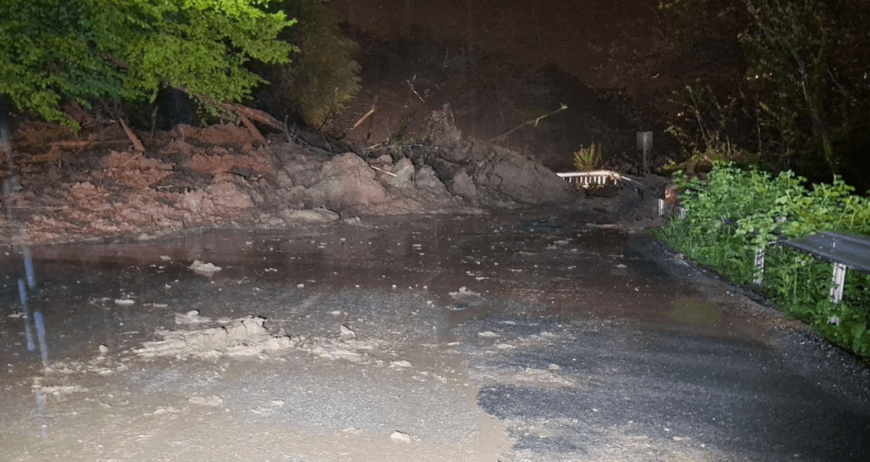 Heyelan nedeniyle kapanan Fatsa-Kumru yolu açıldı
