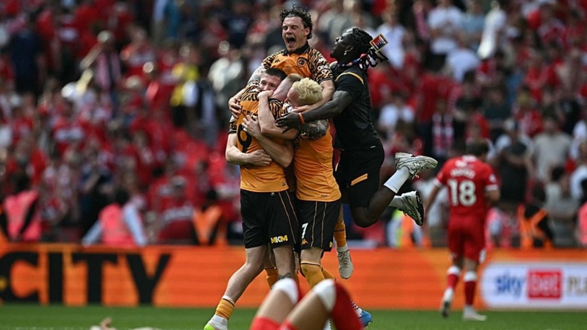 Hull City Premier Lig’e yükselmeyi başardı!
