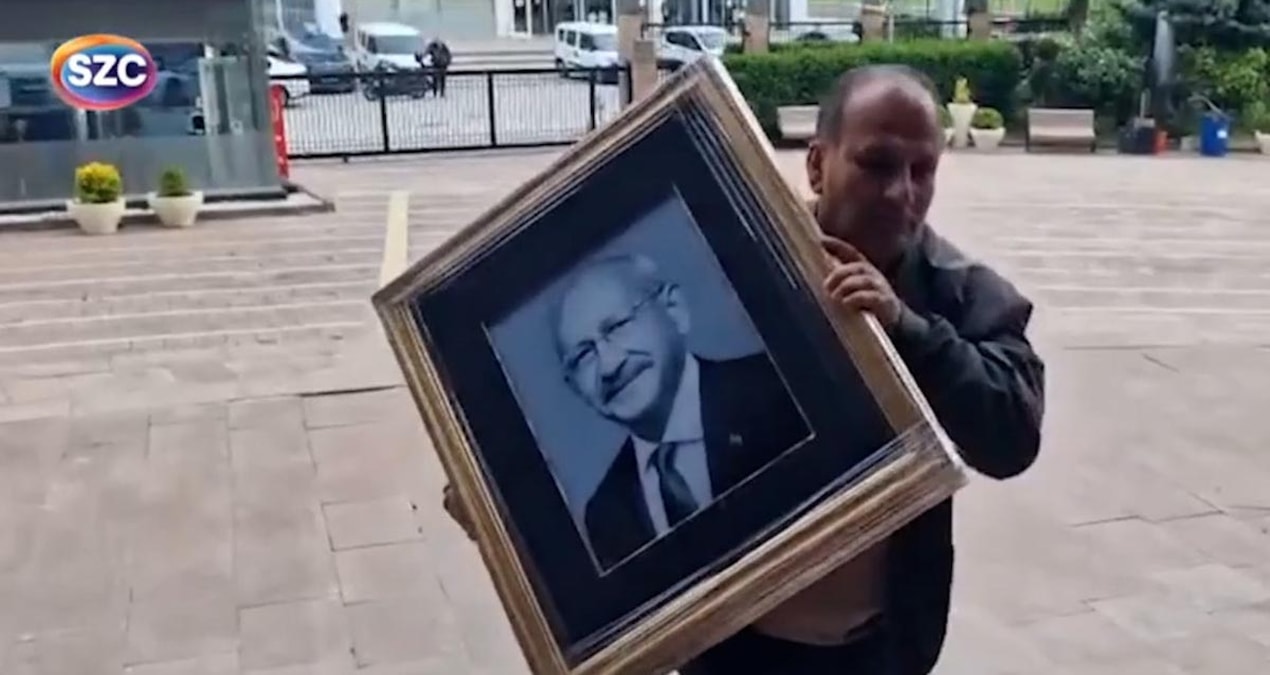 Kılıçdaroğlu’nun fotoğrafları CHP Genel Merkezi’nde