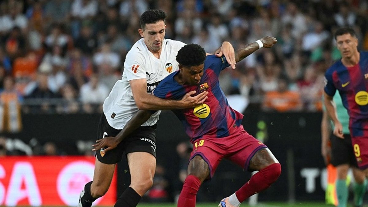 La Liga şampiyonu Barcelona deplasmanda Valencia’ya mağlup!