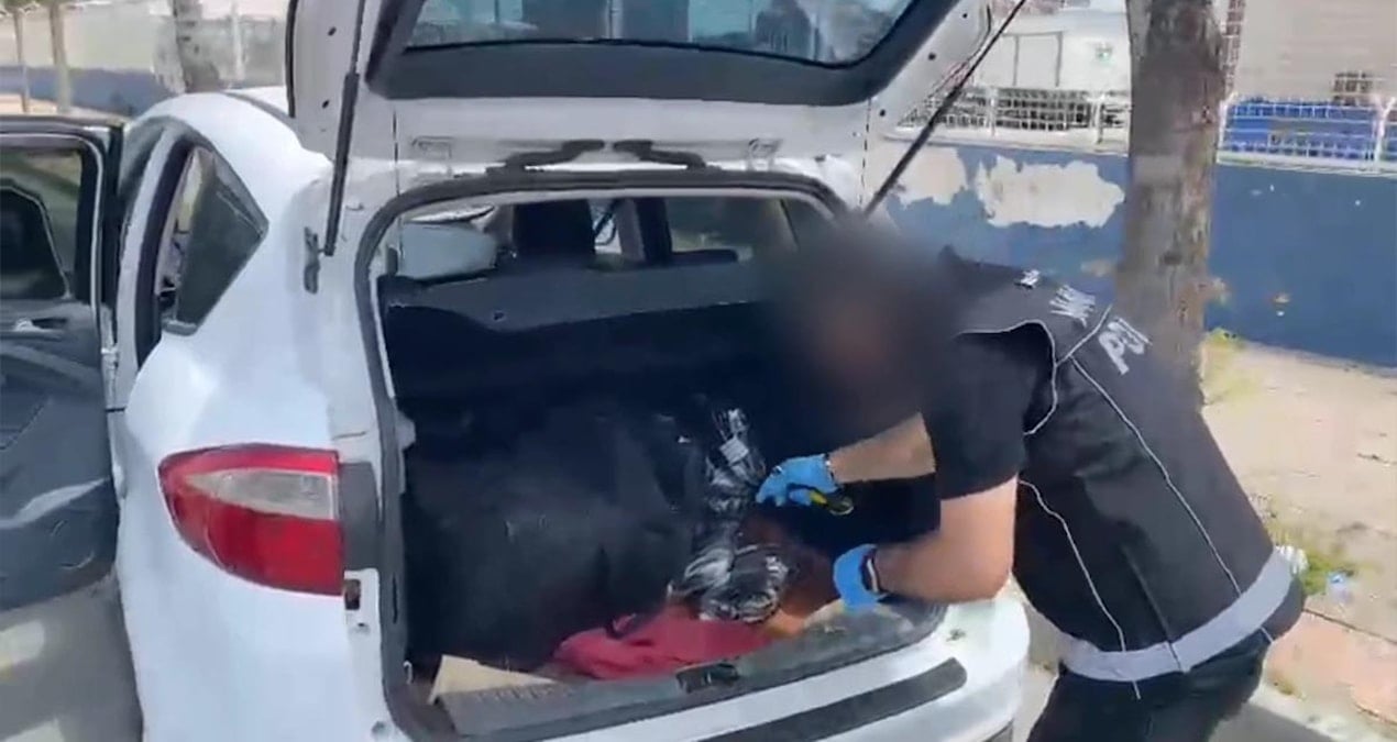 Mersin’de otomobilde 24 kiloya yakın esrar ele geçirildi