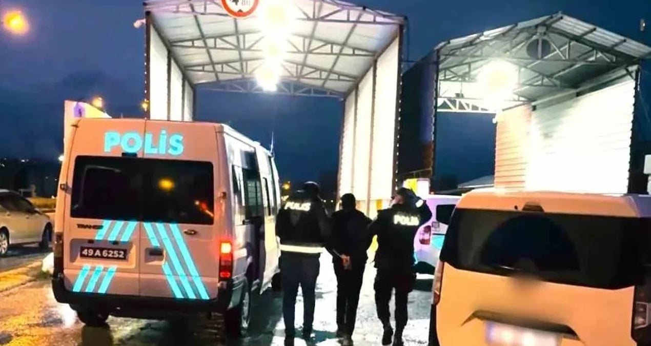 Muş’ta 8 düzensiz göçmen yakalandı, 2 şüpheli tutuklandı