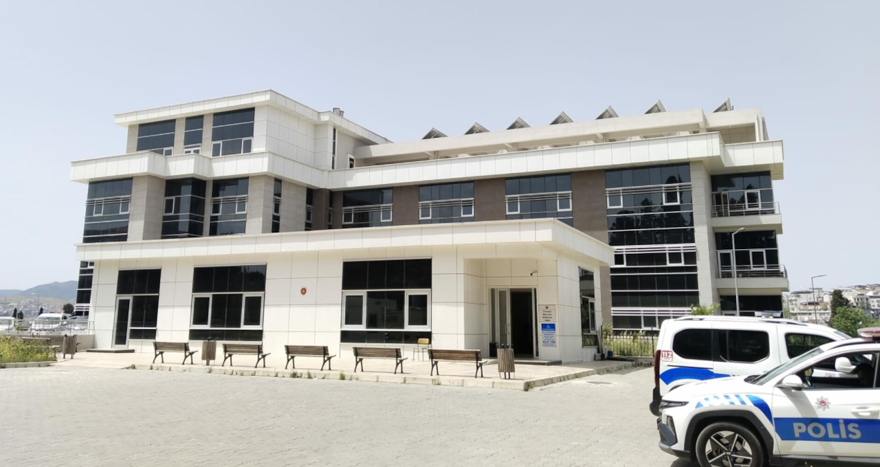 Şantiye alanında yanmış kadın cesedi bulundu
