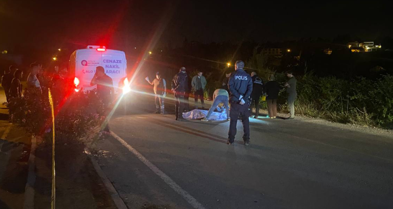 Silahını çıkarıp üç kişiyi kurşuna dizdi