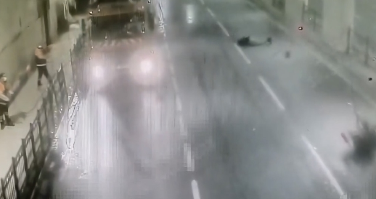 Taksim’de motosikletiyle duvara çarpan Ömer öldü: Felaket anları kamerada