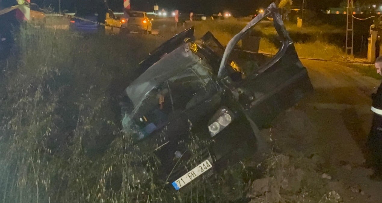 Ticari araç devrildi! 1 kişi hayatını kaybetti, 3 kişi de yaralandı