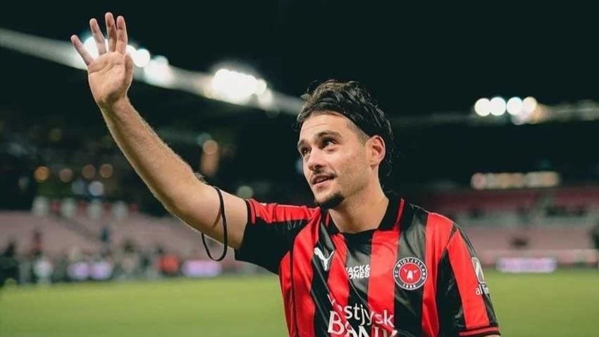 Türk futbolcu Aral Şimşir, Danimarka Süper Ligi’nde yılın profili seçildi!