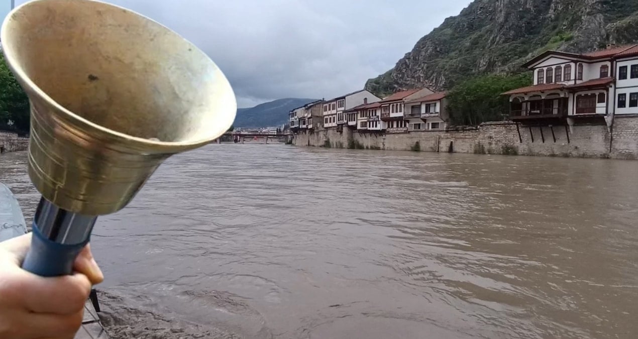 Yeşilırmak’ta sel ve taşkın alarmı! İki ilde okullar tatil edildi