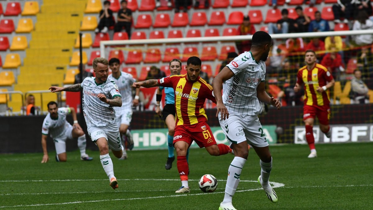 Zecorner Kayserispor lige 3 puanla veda etti!