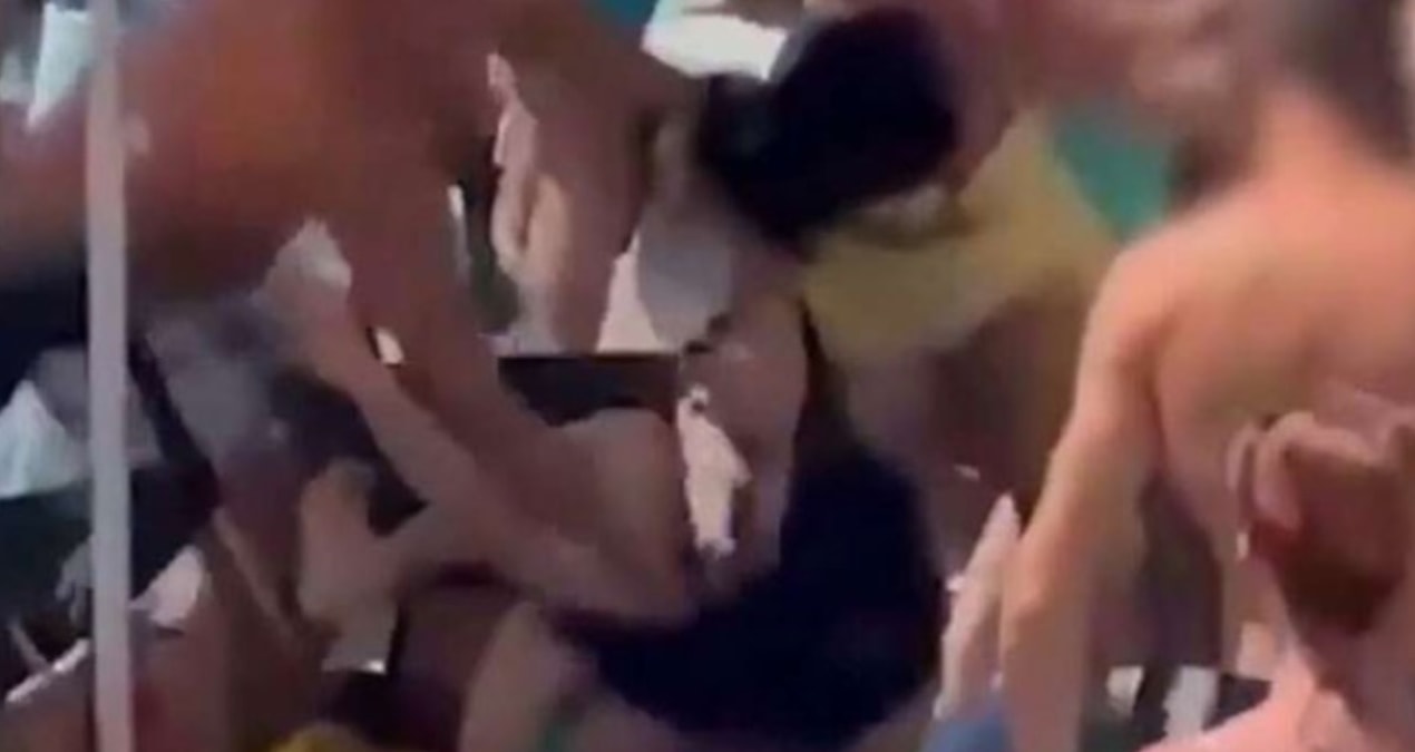Ortalığı ayağa kaldıran görüntü! 13 yaşındaki kıza plajda meydan dayağı