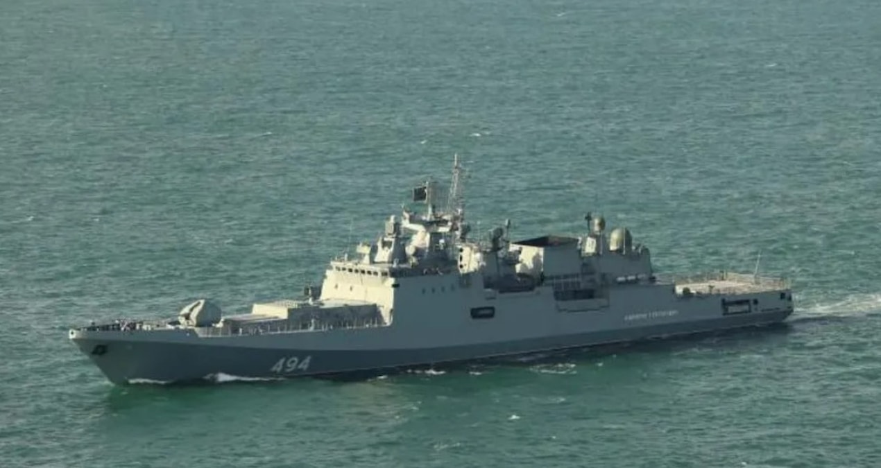 Rus fırkateyni sivil yata ateş açtı! İngiltere Rusya hattında gerilim
