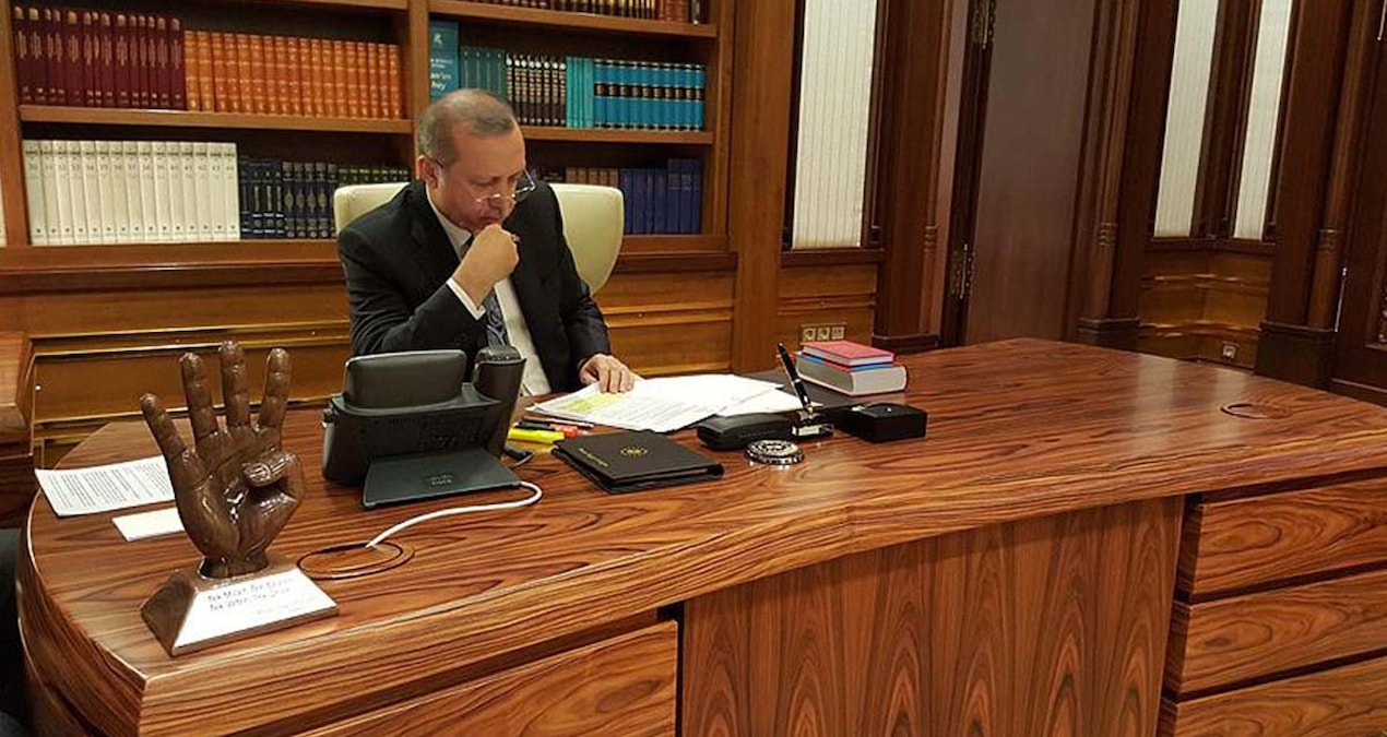 Saray’da şok etkisi yaratan anket! Erdoğan’ın masasına konuldu
