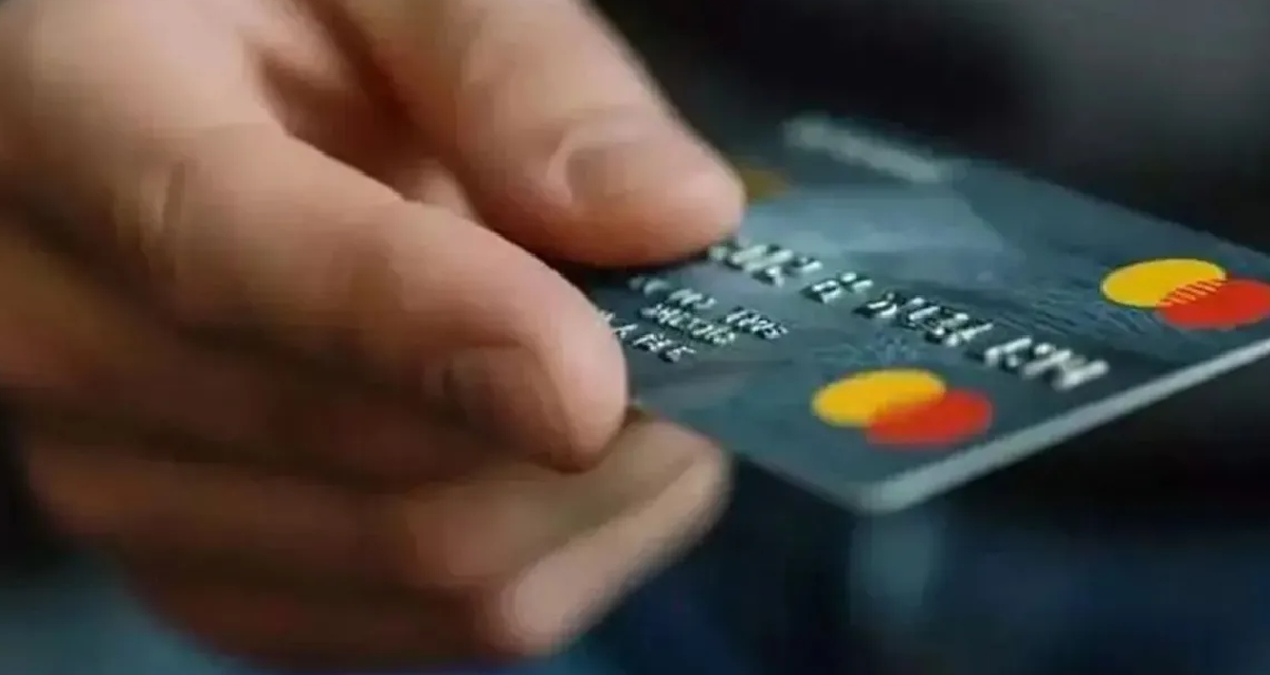 Düşük limitli kredi kartı kullananlar artık iki kere düşünmek zorunda