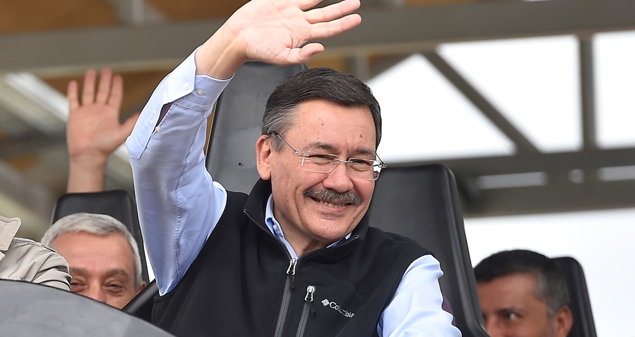 ‘Gökçek 4 milyonluk robotu çöpe mi attı, eve mi götürdü?