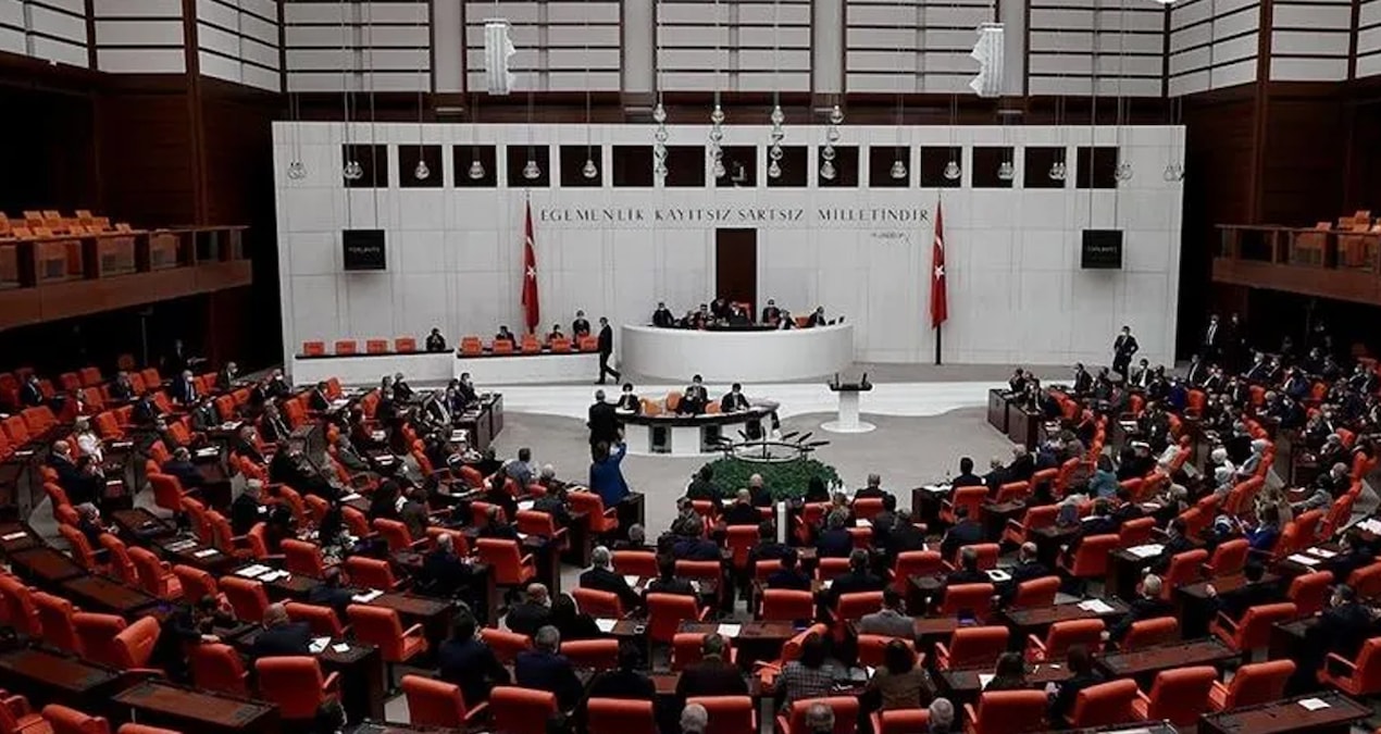 İki parti birleşiyor: ‘Görüşmeler çok güzel…’