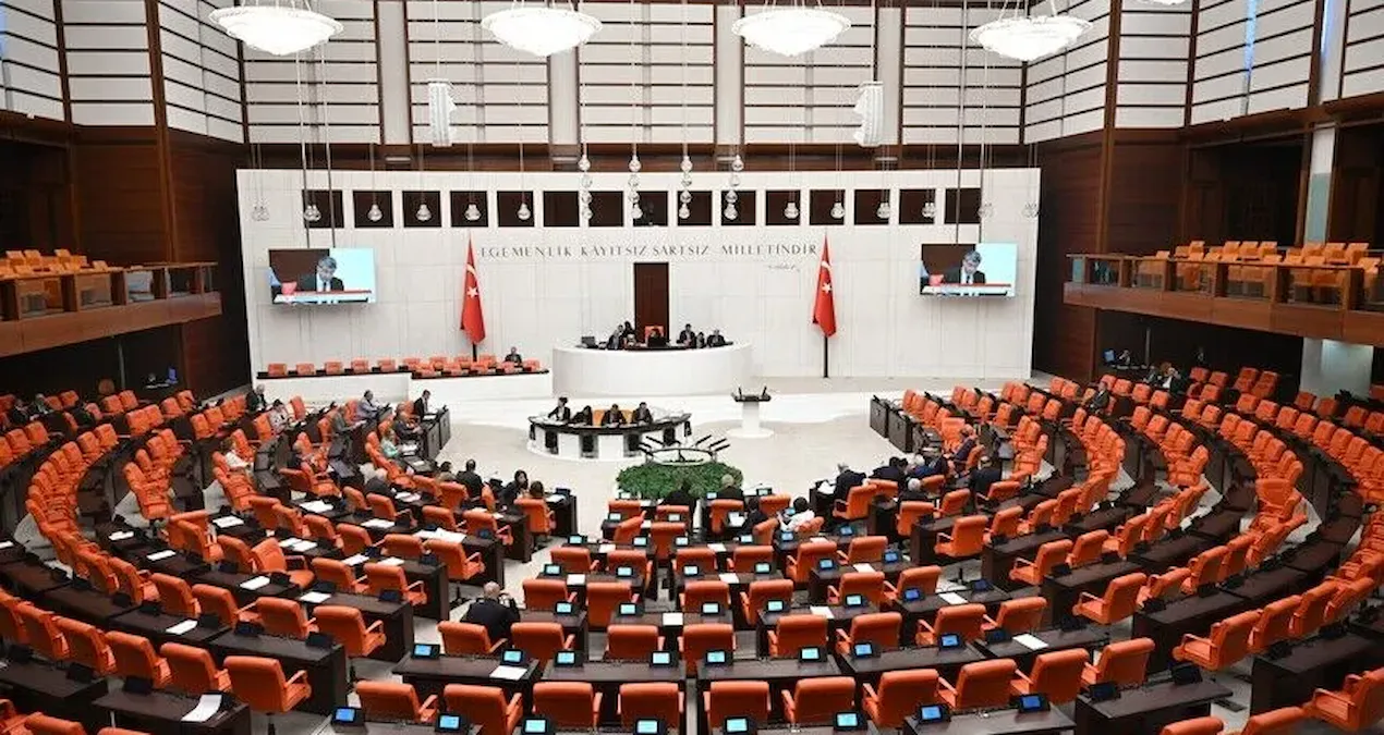 Ankara kulisleri hareketlendi: 2 ayrı ittifak hazırlığı! 3 parti anlaştı, 3 parti masada