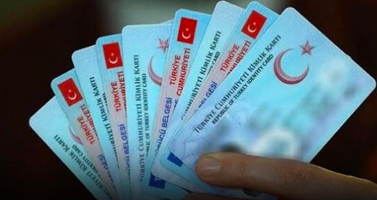 Dev şebeke ifşa oldu: 32 kişi tutuklandı, 687 kişinin vatandaşlığı iptal edilecek