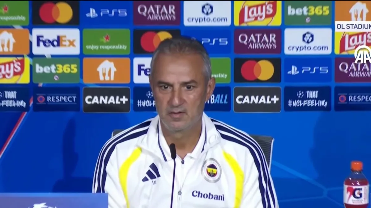 Fenerbahçe Teknik Direktörü İsmail Kartal: Oyunculara 18 yıllık hasretimizi anlattım