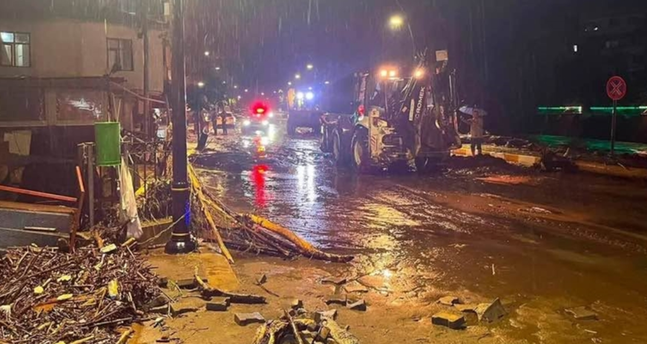 Giresun’u sel vurdu: 2 kişi kayboldu
