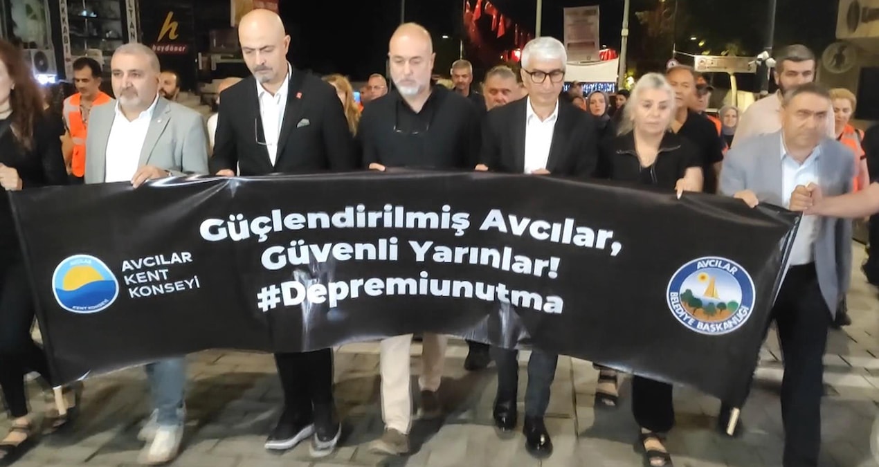 Marmara Depremi’nde hayatını kaybedenler İstanbul’da anıldı