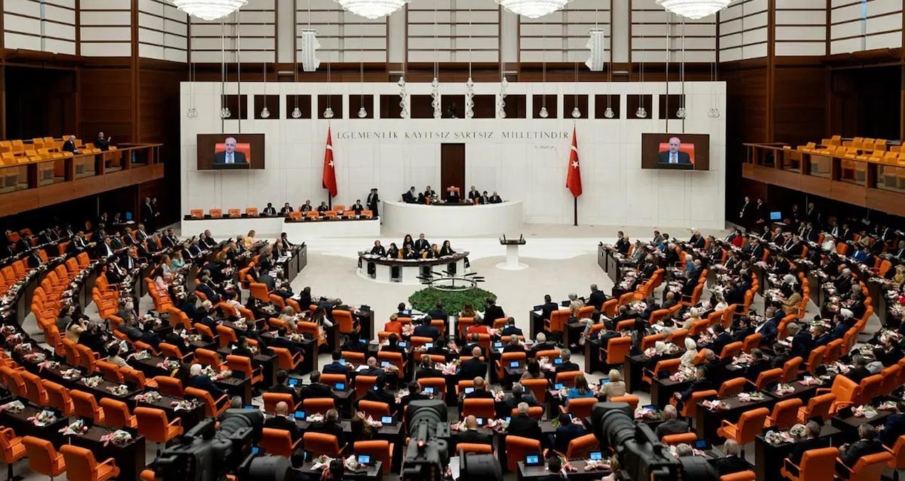Son dakika…Gazi ve şehit yakınlarına ilişkin kanun teklifi kabul edildi