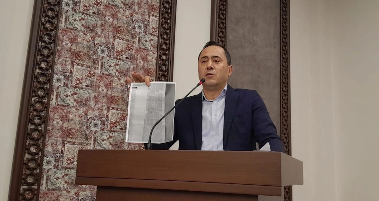 Belgeler ortaya çıktı, AKP’li başkan meclisi terk etti